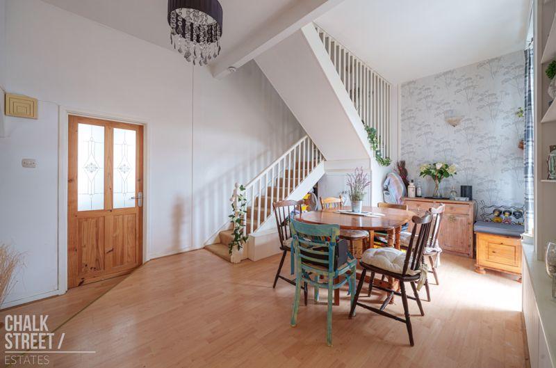 Osborne Road, Hornchurch, RM11 3 bed semidetached house for sale £
