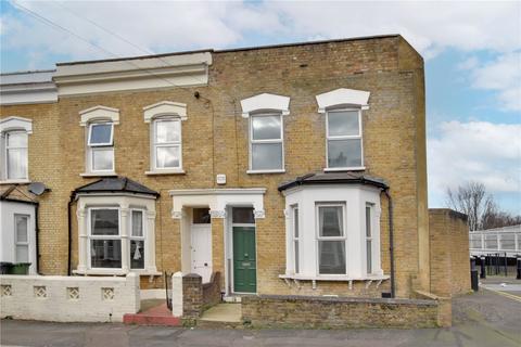 3 bedroom end of terrace house for sale - Elverson Road, Deptford, London, SE8