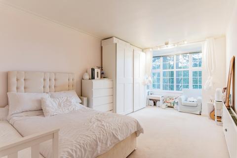 3 bedroom flat to rent - Rutland Court