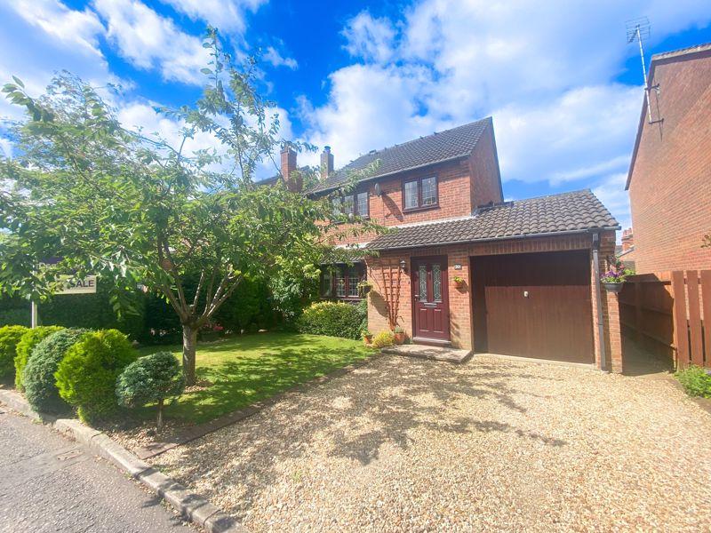 Redwood Drive, Leighton Buzzard LU7 4 bed detached house for sale £