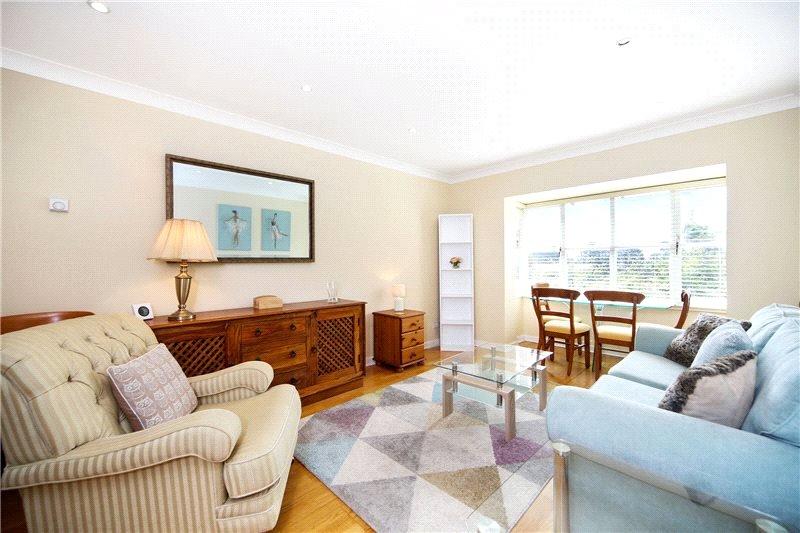 Beechwood Grove, London, W3 1 bed apartment to rent £1,675 pcm (£387 pw)
