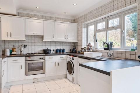 22 The Glade, Coulsdon, CR5 1SL