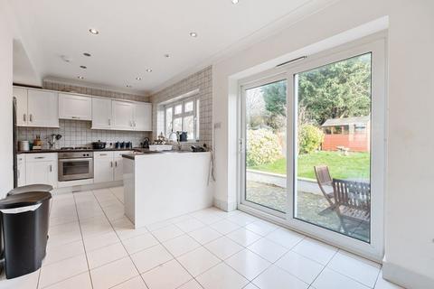 22 The Glade, Coulsdon, CR5 1SL
