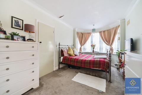 196 Clayhall Avenue, Ilford, IG5 0LE