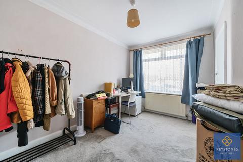 196 Clayhall Avenue, Ilford, IG5 0LE