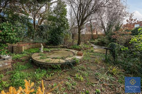 196 Clayhall Avenue, Ilford, IG5 0LE