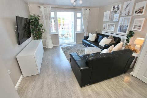 4 Brampton Field, Ditton, Aylesford, ME20 6ED