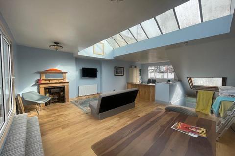 2 bedroom apartment to rent, Brighton BN1