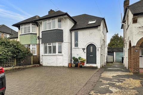 92 Limpsfield Road, Warlingham, CR6 9RA