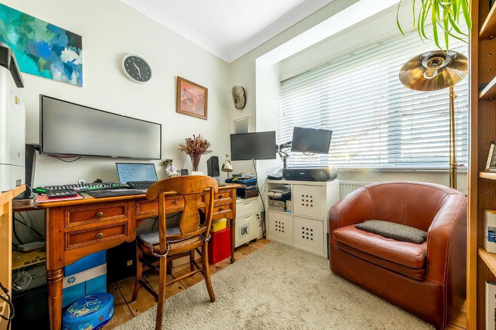 Bedroom 3/study