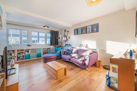 14 Hatcliffe Close, London, SE3 9UE