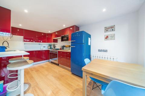14 Hatcliffe Close, London, SE3 9UE