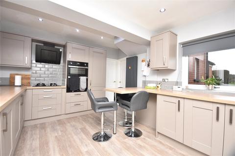 3 bedroom semi-detached house for sale - Wykebeck Valley Road, Leeds, West Yorkshire