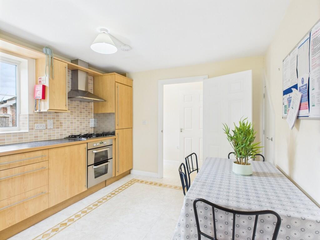 Kitchen/Dining
