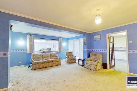 4 bedroom detached bungalow for sale, Rushleigh Avenue, Cheshunt EN8