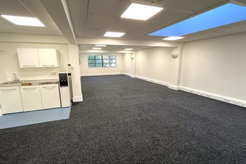 Office to rent - 4a The Aquarium, 101 Lower Anchor Street, Chelmsford, Essex, CM2