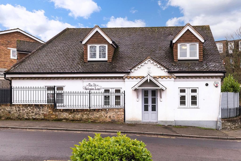 Hillingdon Avenue, Sevenoaks, TN13 4 bed semidetached house for sale