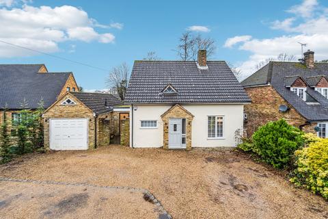 3 bedroom detached house for sale, Ravensmead, Gerrards Cross SL9