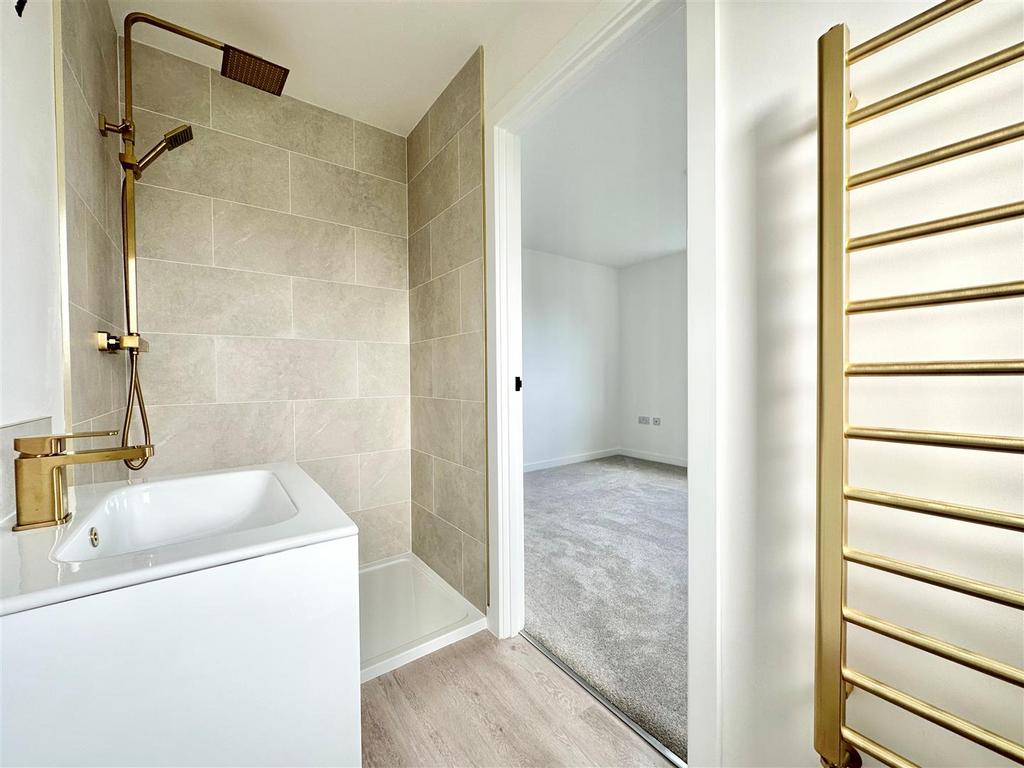 Ensuite.jpg