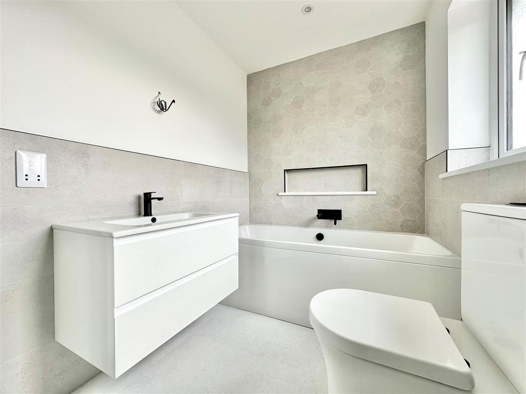 Bathroom1.jpg