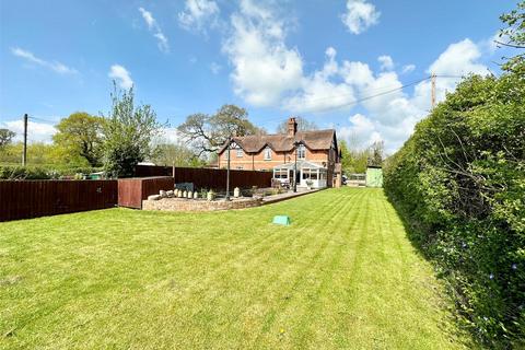 1, Tweenhills Cottage Gloucester Road, Hartpury, Gloucester, GL19 3BG
