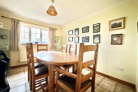 1, Tweenhills Cottage Gloucester Road, Hartpury, Gloucester, GL19 3BG