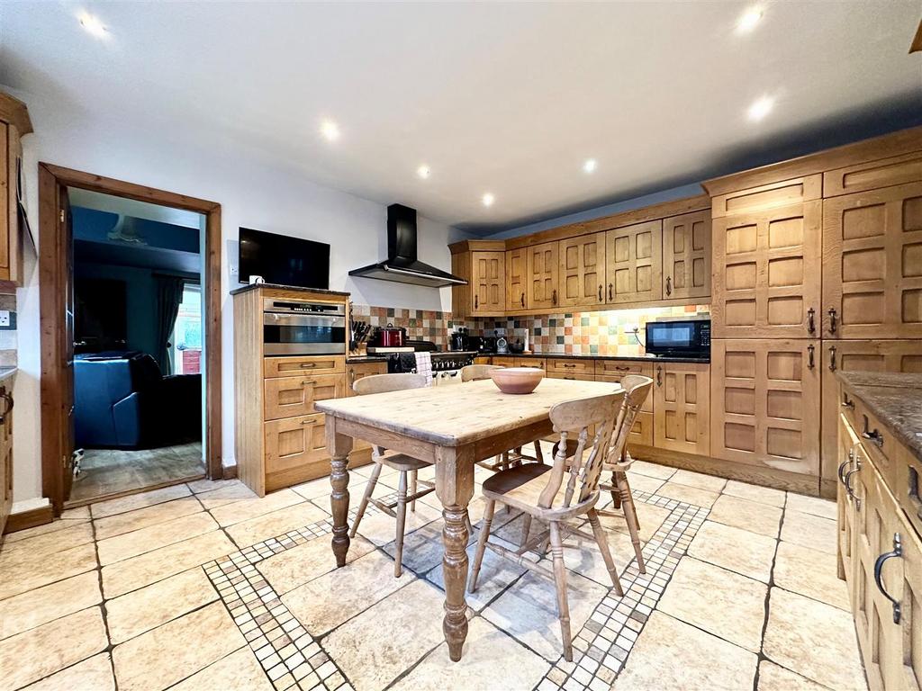 Kitchen Diner.jpg
