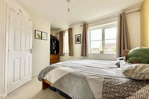 3 bedroom end of terrace house for sale, Sapphire Way, Brockworth GL3