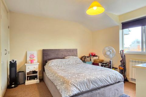 2 bedroom duplex for sale, Katherines Court, Ampthill, Bedfordshire, MK45