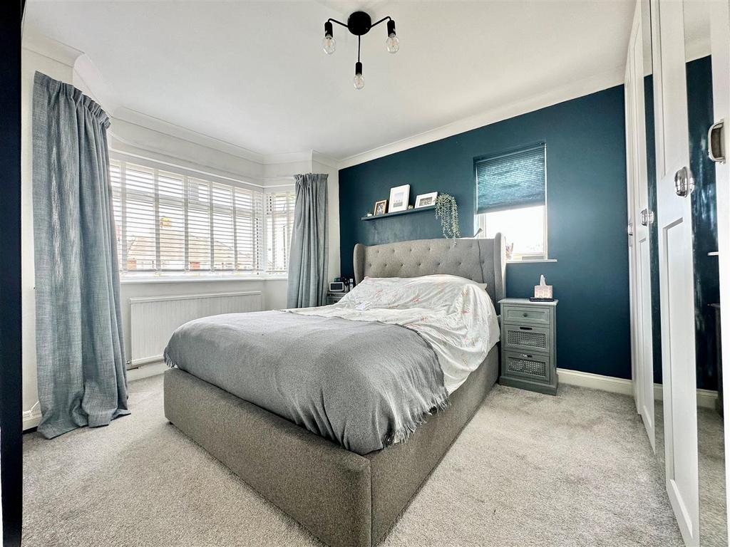 Bed1.jpg