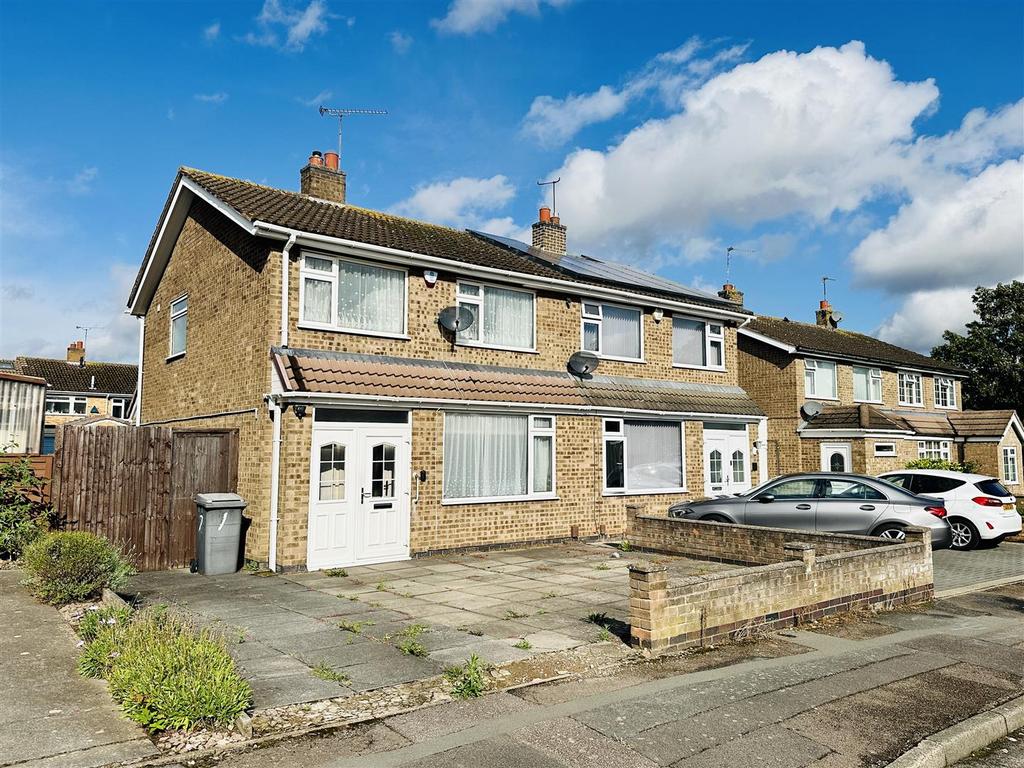 Lintlaw Close, Leicester LE4 3 bed semidetached house £315,000