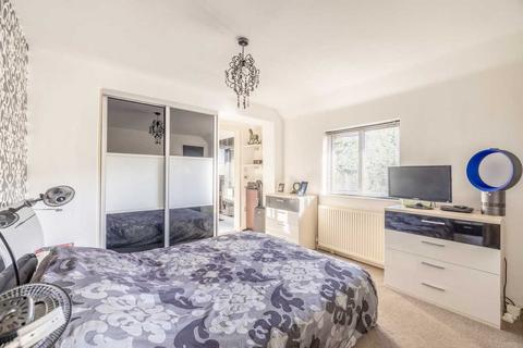 3 bedroom semi-detached house for sale, Gaviots Close, Gerrards Cross SL9