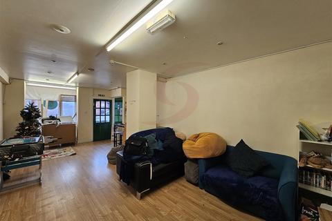 Property to rent - Charnwood Road, Loughborough LE12