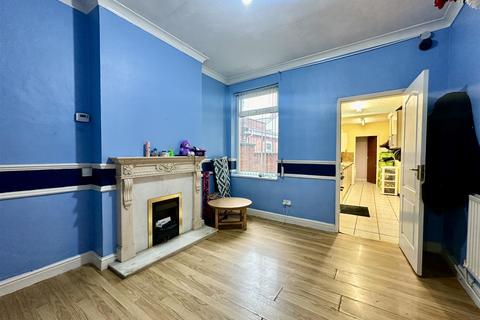 3 bedroom terraced house for sale - Halkin Street, Leicester LE4