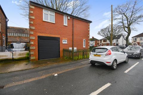3 bedroom detached house for sale, Hall Road, Hull