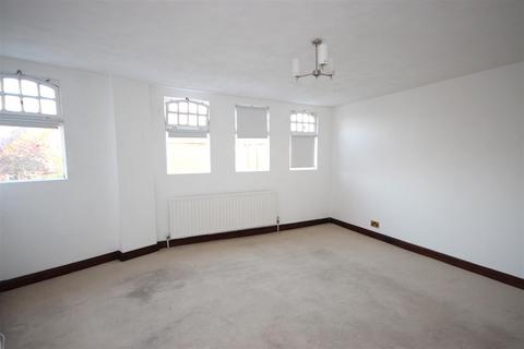 2 bedroom apartment to rent, Windmill Road, Rushden NN10