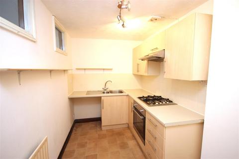 2 bedroom apartment to rent, Windmill Road, Rushden NN10