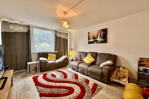 2 bedroom maisonette for sale, Stubbs Road, Leicester LE4