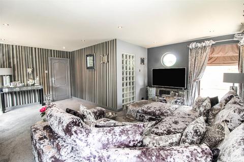 5 bedroom detached house for sale, Elbow Lane, Bradford BD2