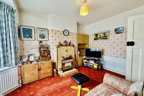 3 bedroom semi-detached house for sale, Queniborough Road, Leicester LE4