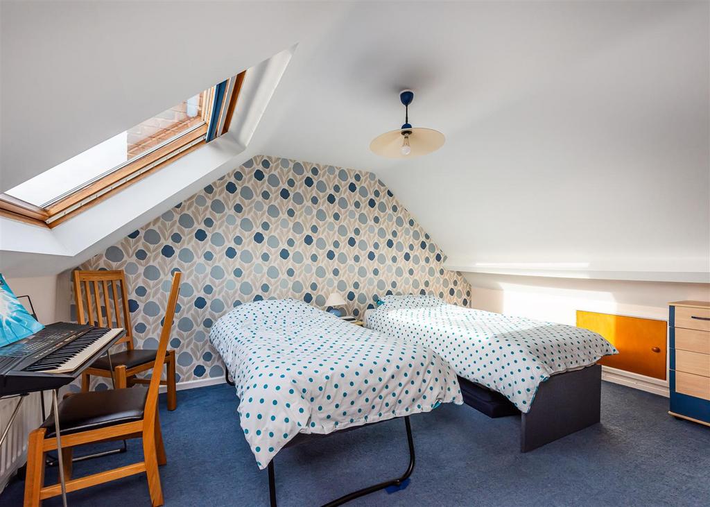 44 Common Road-bed4a.jpg