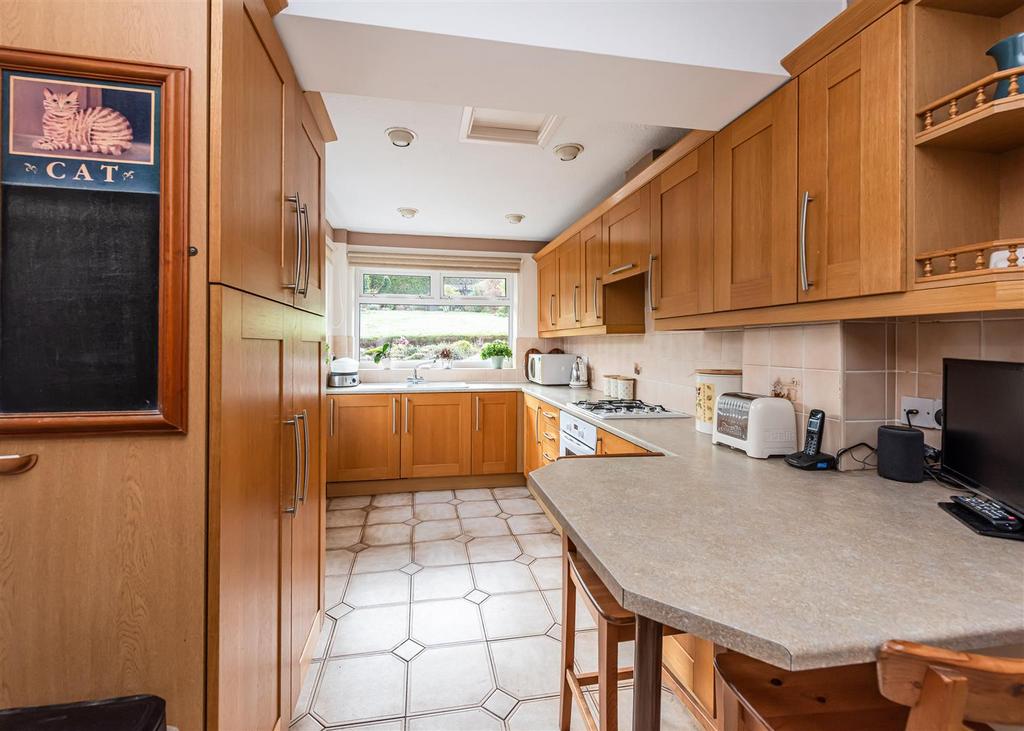 44 Common Road-kitchen.jpg