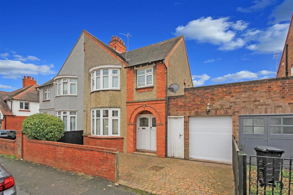 Park Avenue, Rushden NN10 3 bed semidetached house for sale £260,000