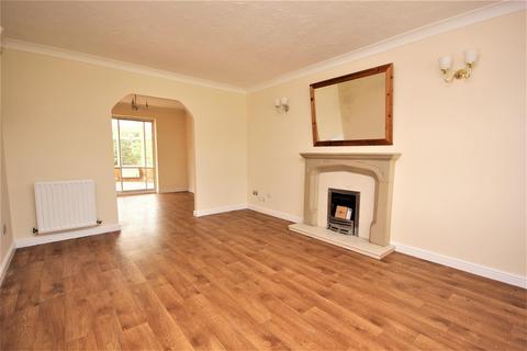 4 bedroom detached house for sale - Campion Close, Rushden NN10