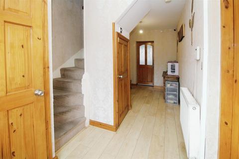 16 Ashbourne Garth, Bradford, BD2 4EA