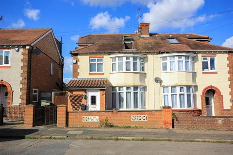 4 bedroom semi-detached house for sale, Talbot Road, Rushden NN10