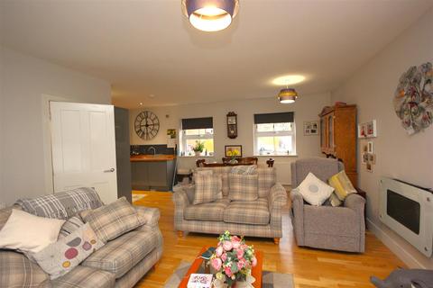 2 bedroom flat for sale - Stanley Hunt Court, Rushden NN10