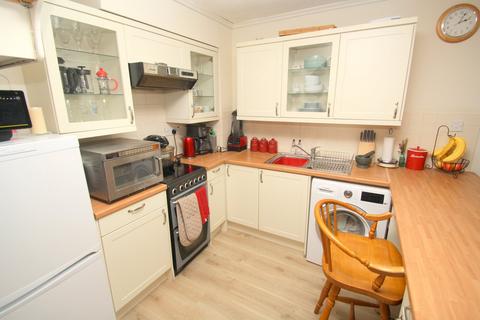 27 Aspen Close, Staines-upon-thames, TW18 4SW