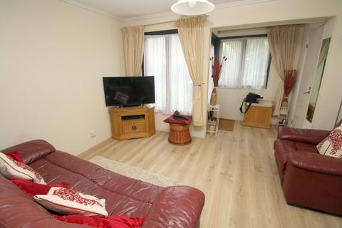 27 Aspen Close, Staines-upon-thames, TW18 4SW