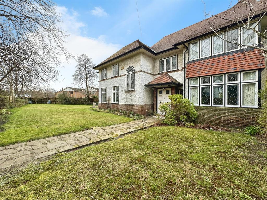 Dowhills Road, Blundellsands 6 bed semidetached house for sale £550,000